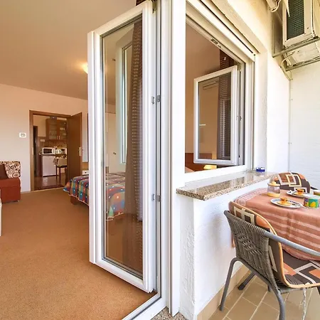 3 Balcony *